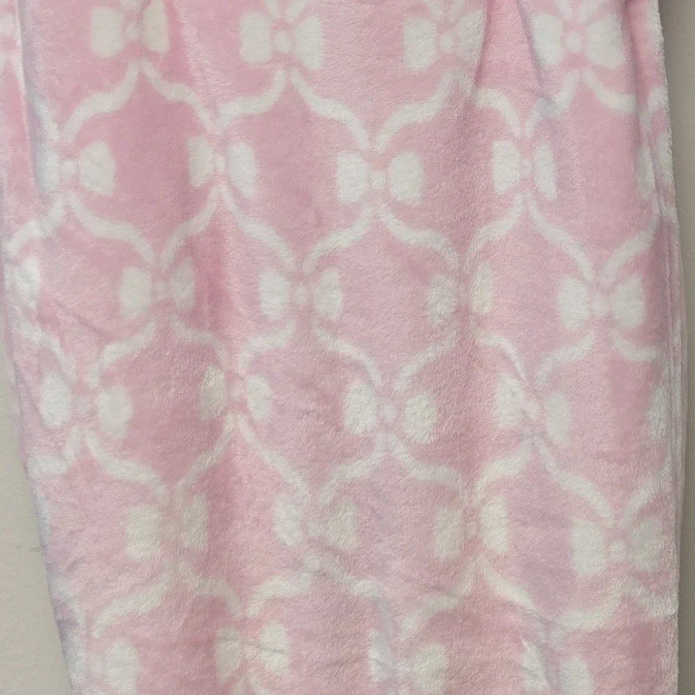 Betsy Johnson Ribbon Bows Twin XL Ultra Soft Plush Throw Blanket Pink - Picture 3 of 5